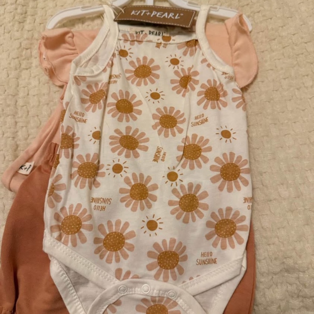 0-3m girls NWT Matching set